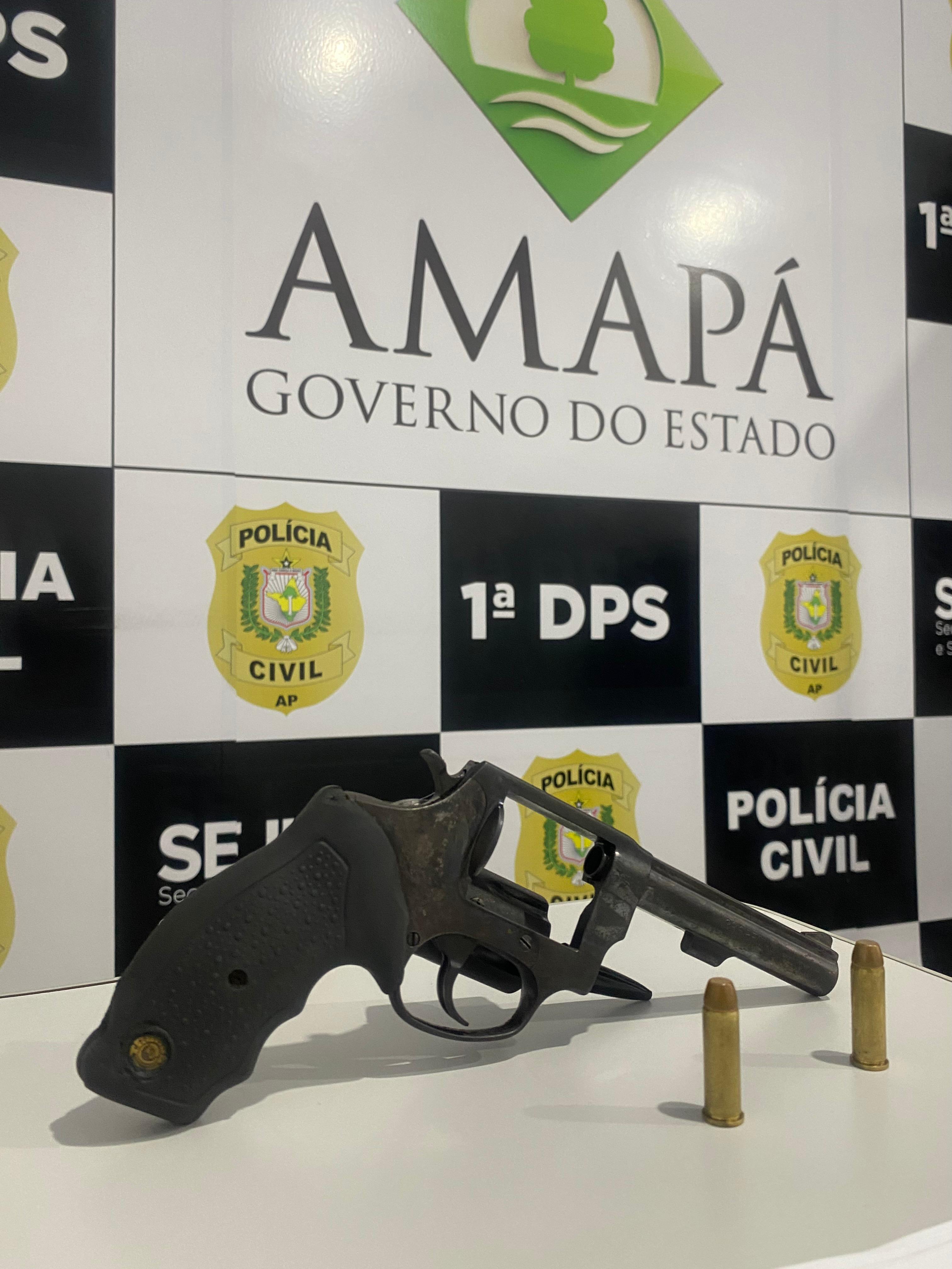 EM SANTANA, POLÍCIA CIVIL PRENDE HOMEM EM FLAGRANTE POR PORTE ILEGAL DE ARMA DE FOGO